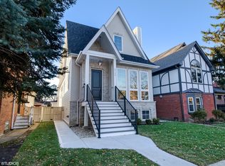5726 N Kostner Ave, Chicago, IL 60646