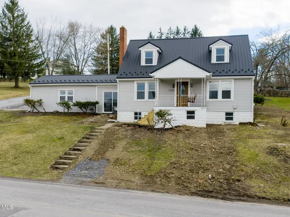 1067 N 20th Ave, Altoona, PA 16601