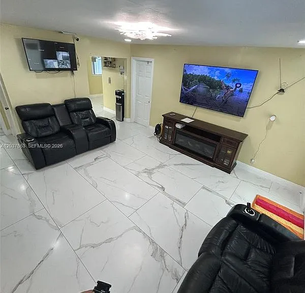 5157 NE 5th Ave #1 — Photo 11