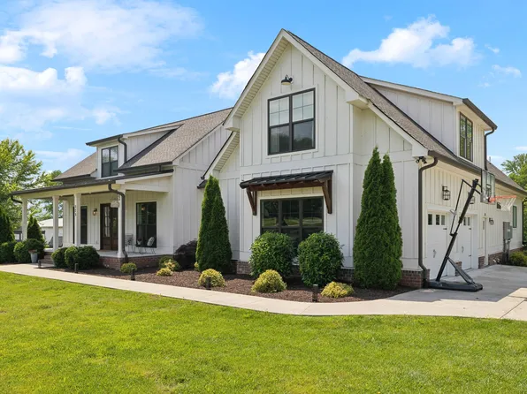 273 Halltown Rd, Cottontown, TN 37048
