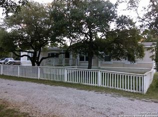 101 Lou Ln, Lakehills, TX 78063