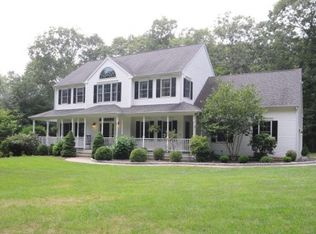52 James Vincent Dr, Clinton, CT 06413