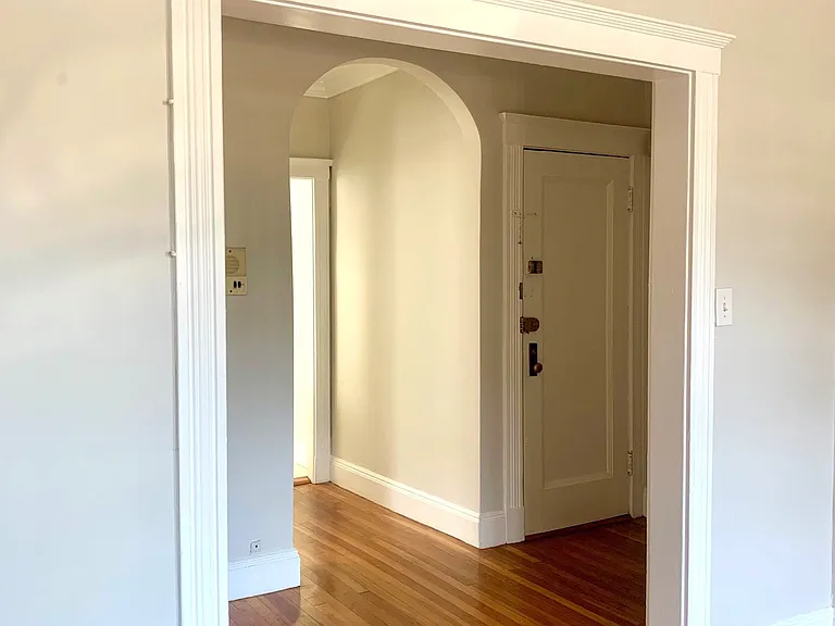 339 S Huntington Ave #6 — Photo 14