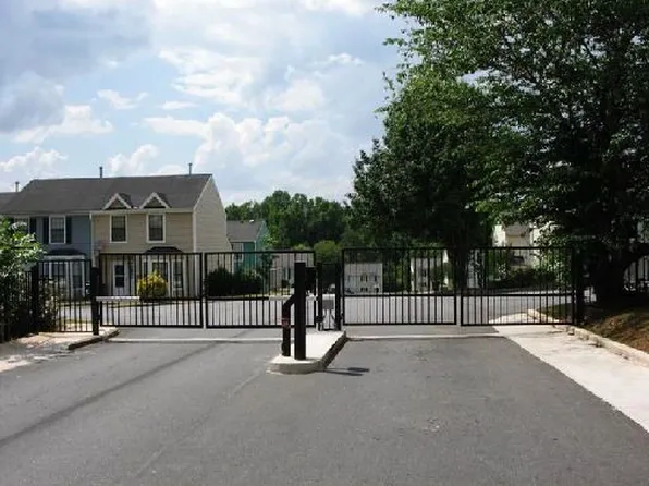 1070 Thorn Woode Ln, Stone Mountain, GA 30083