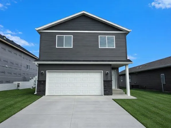 3734 33rd St S, Moorhead, MN 56560