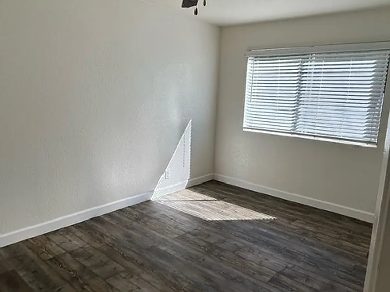 733 B St — Photo 13