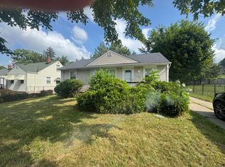 17113 Holly Hill Dr, Cleveland, OH 44128