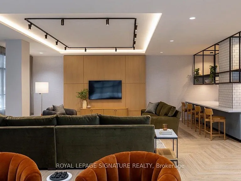 2495 Eglinton Ave W #1607 — Photo 15