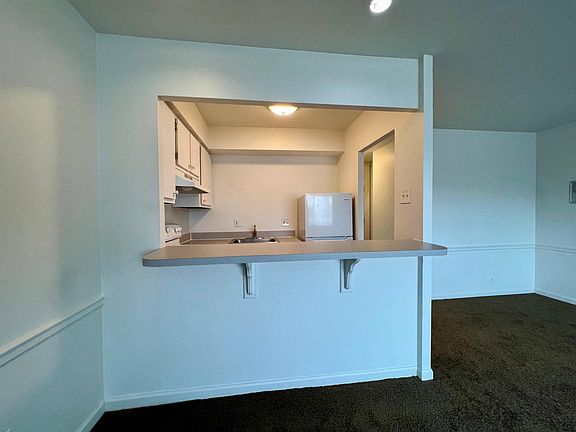 5th image of 4020 Lindell Blvd APT 413