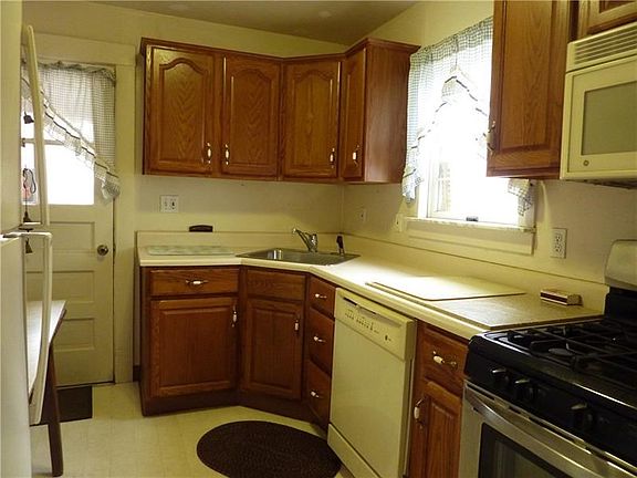 Eat In Sized Kitchen.