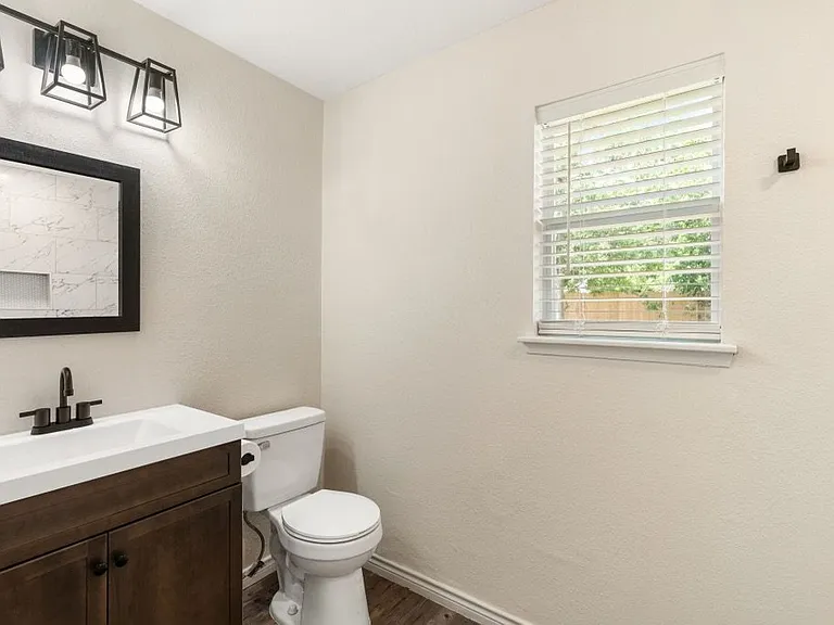 11903 Edgar St — Photo 16