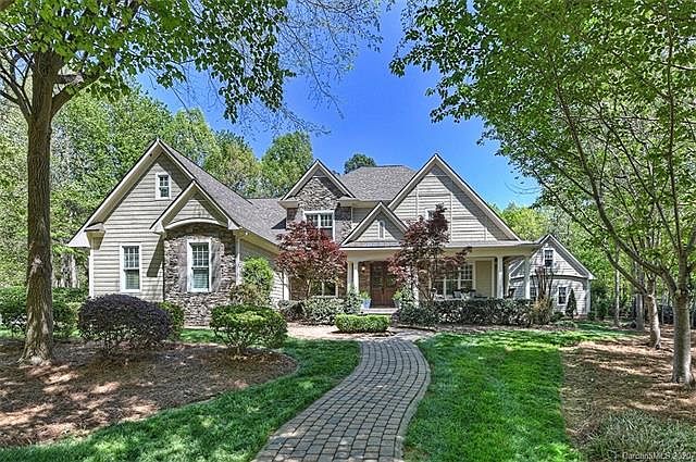 1st image of 146 Vineyard Dr