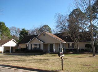 201 Fairway Dr, Americus, GA 31709