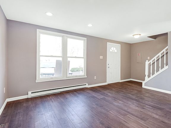 5th image of 81 N Day St #1