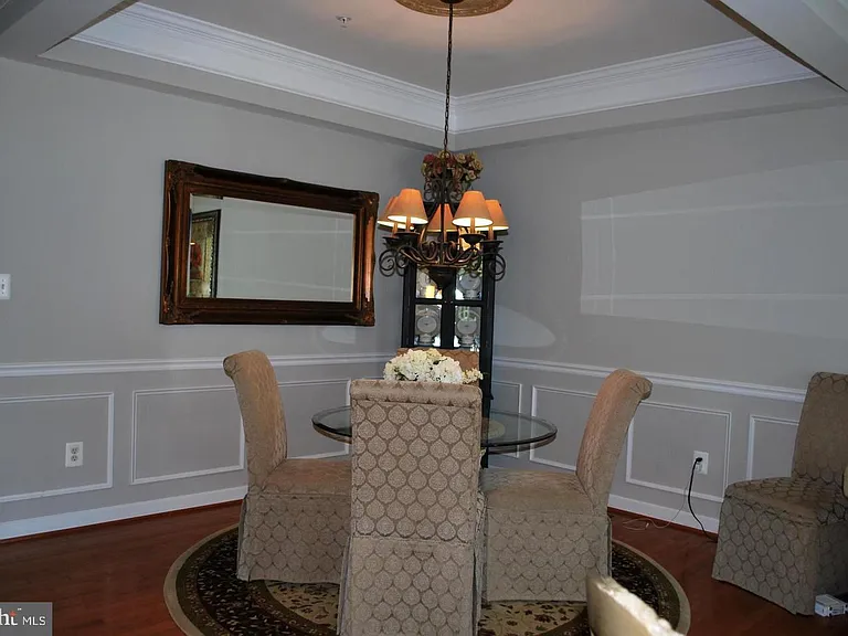 2309 Abby Rd — Photo 9