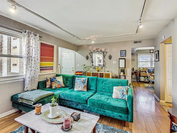 4th image of 1540 W Chase Ave APT 2E