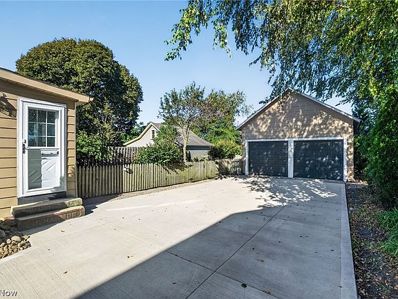 5th image of 1101 Walnut Blvd