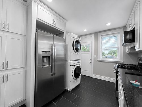 3rd image of 6535 Clayton Ave