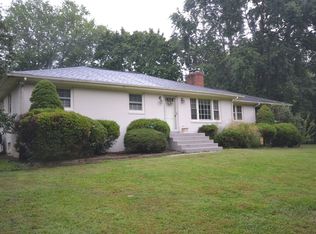 19666 Youngs Cliff Rd, Sterling, VA 20165