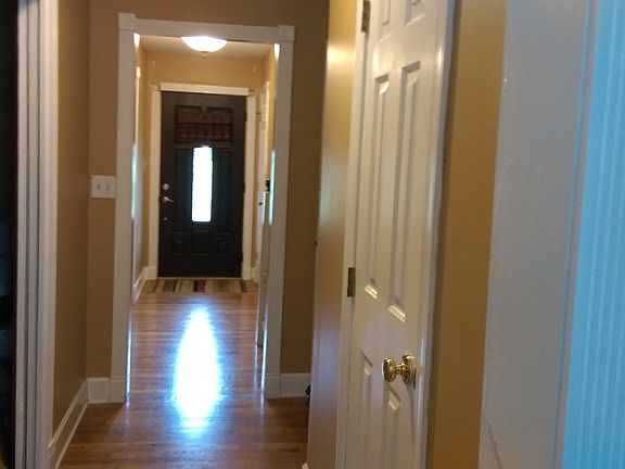 ENTRY HALLWAY