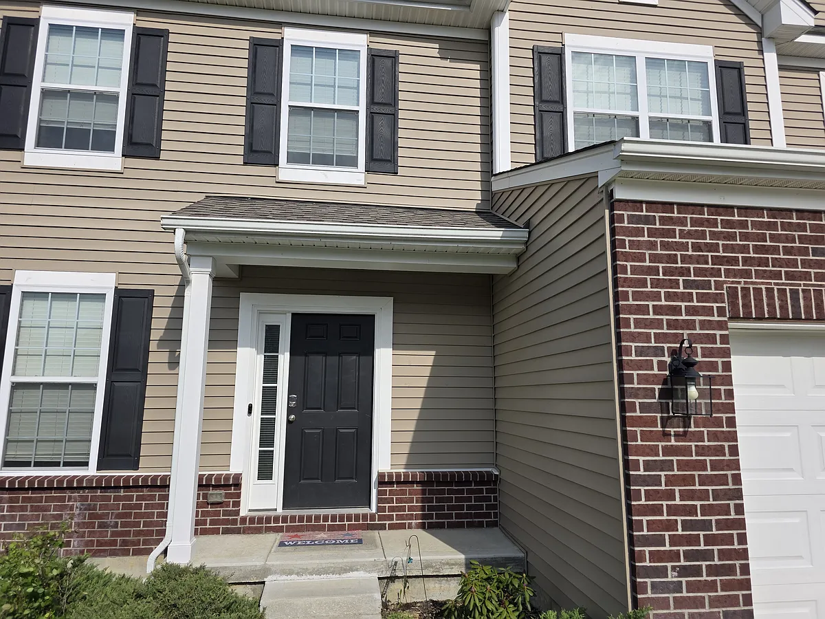 Building Photo - 3090 Elliott Manor Dr