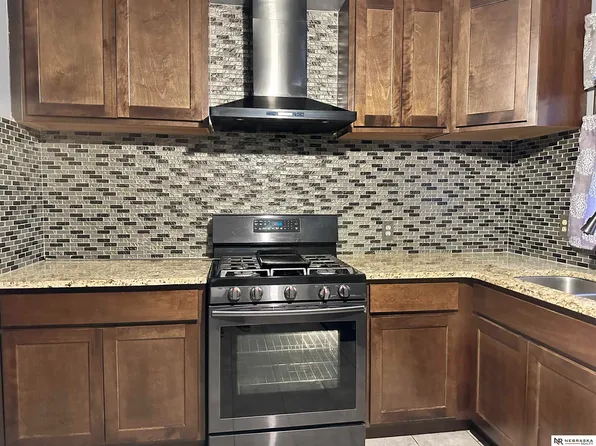 2305 Myrtle St, Bellevue, NE 68147