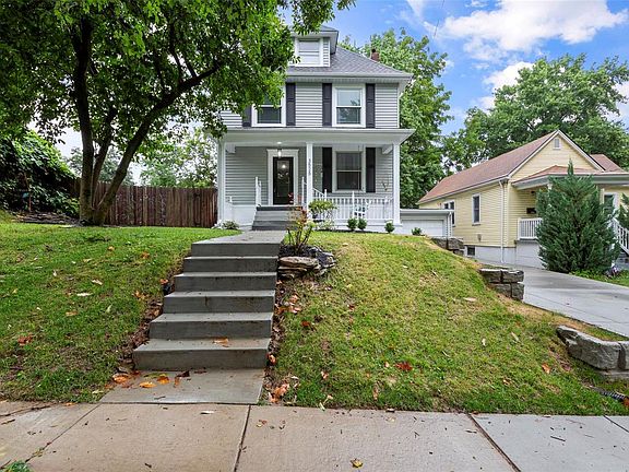 2nd image of 3525 Commonwealth Ave