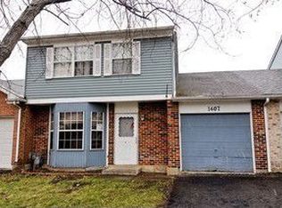 1407 Walnut Cir, Carol Stream, IL 60188