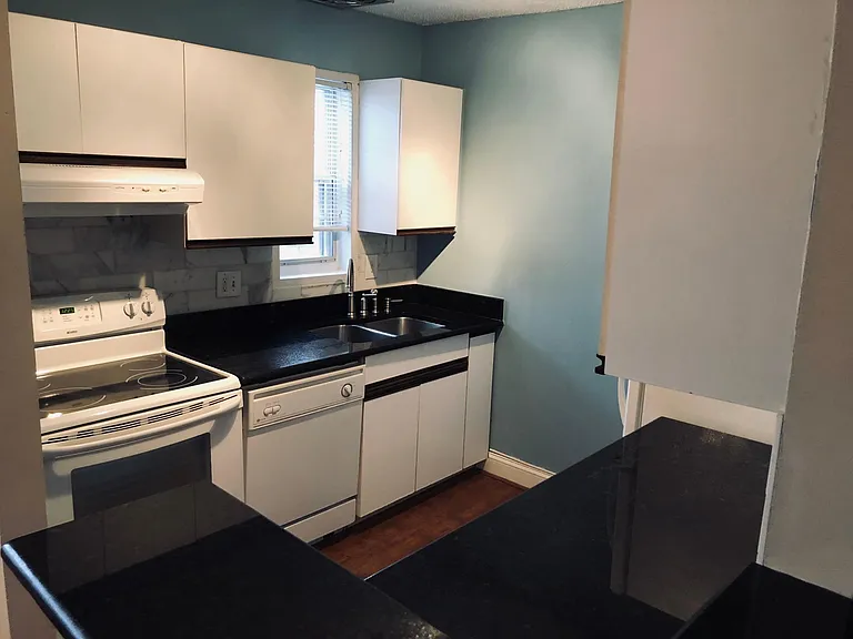 1612 W Abingdon Dr — Photo 14