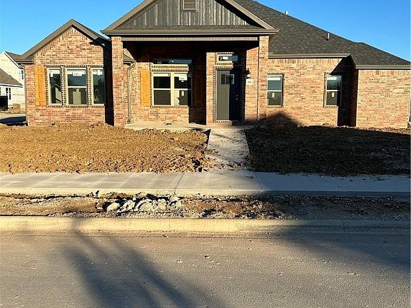 2nd image of 218 S Harrogate Ln