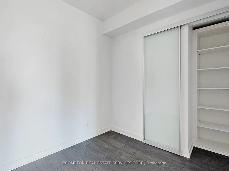 3 Gloucester St #1010 — Photo 16
