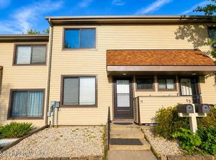 11 Azalea Ct, Staten Island, NY 10309