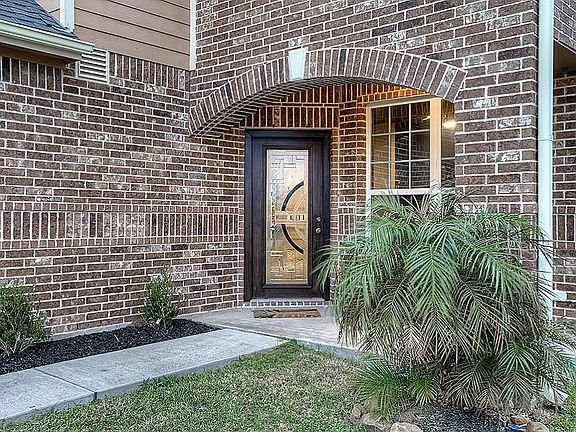 5th image of 11721 Fieldcrest Dr