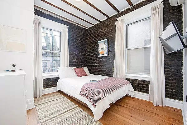Rented by Safdie Realty Group | media 18