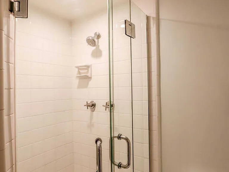 121 S Palm Dr #404A — Photo 7