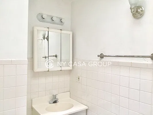 Rented by NY Casa Group | media 13