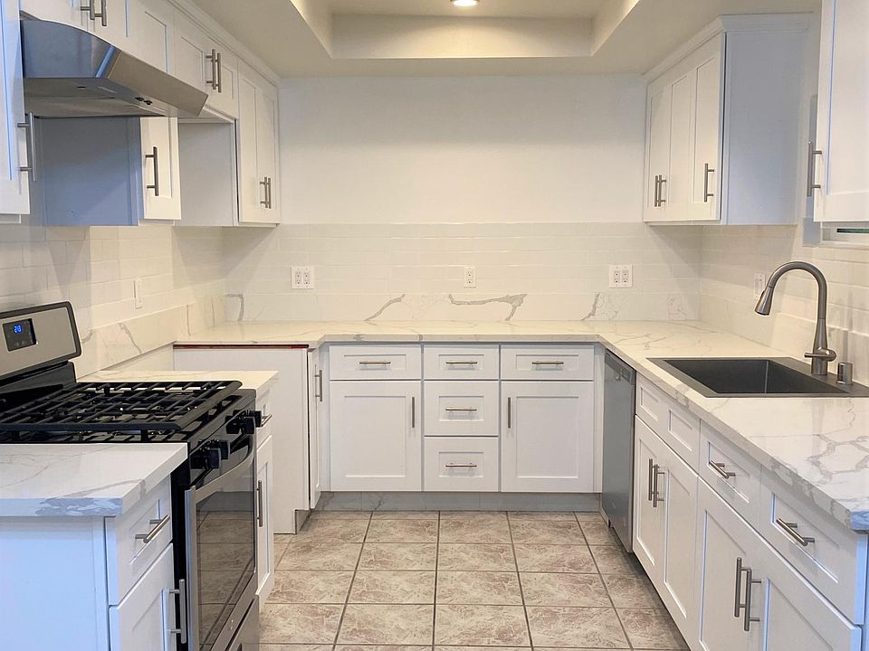 1st image of 130 Olive St APT 2