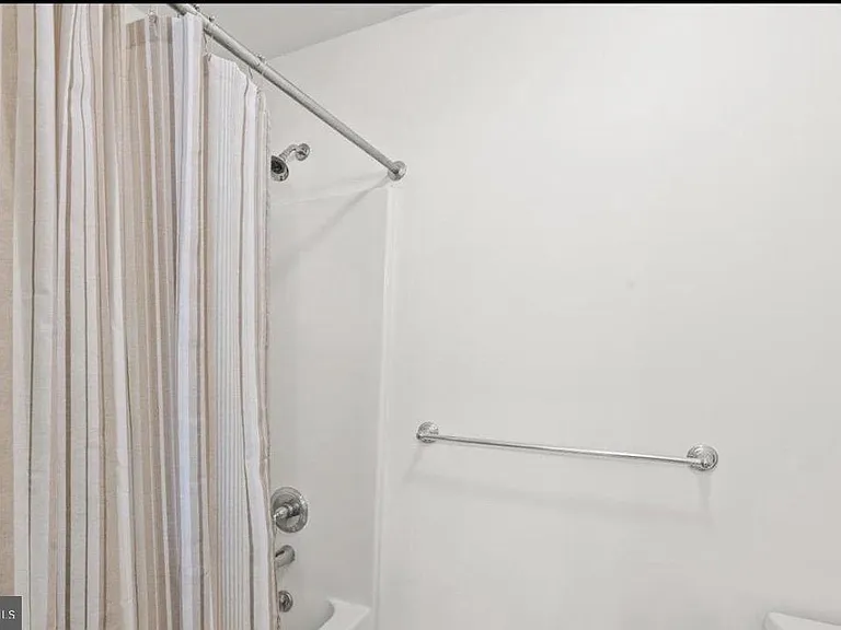 10 Lenox Ct — Photo 20