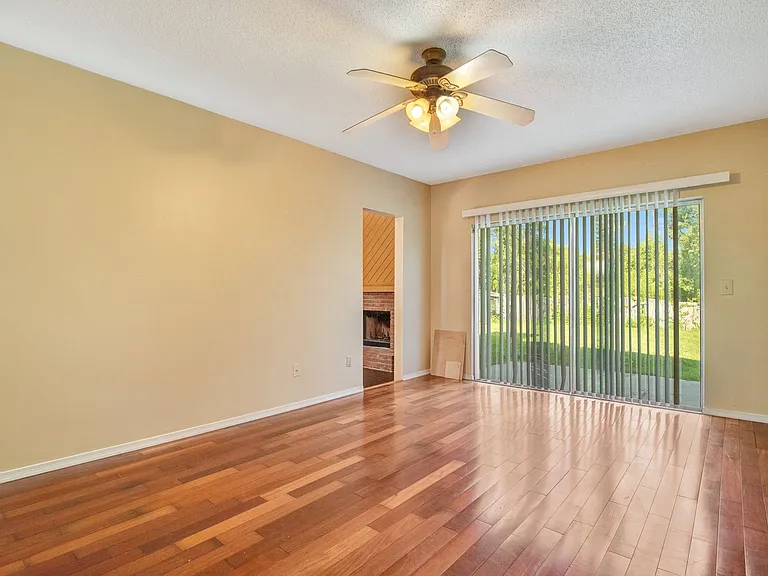 110 N Deerwood Ave — Photo 7