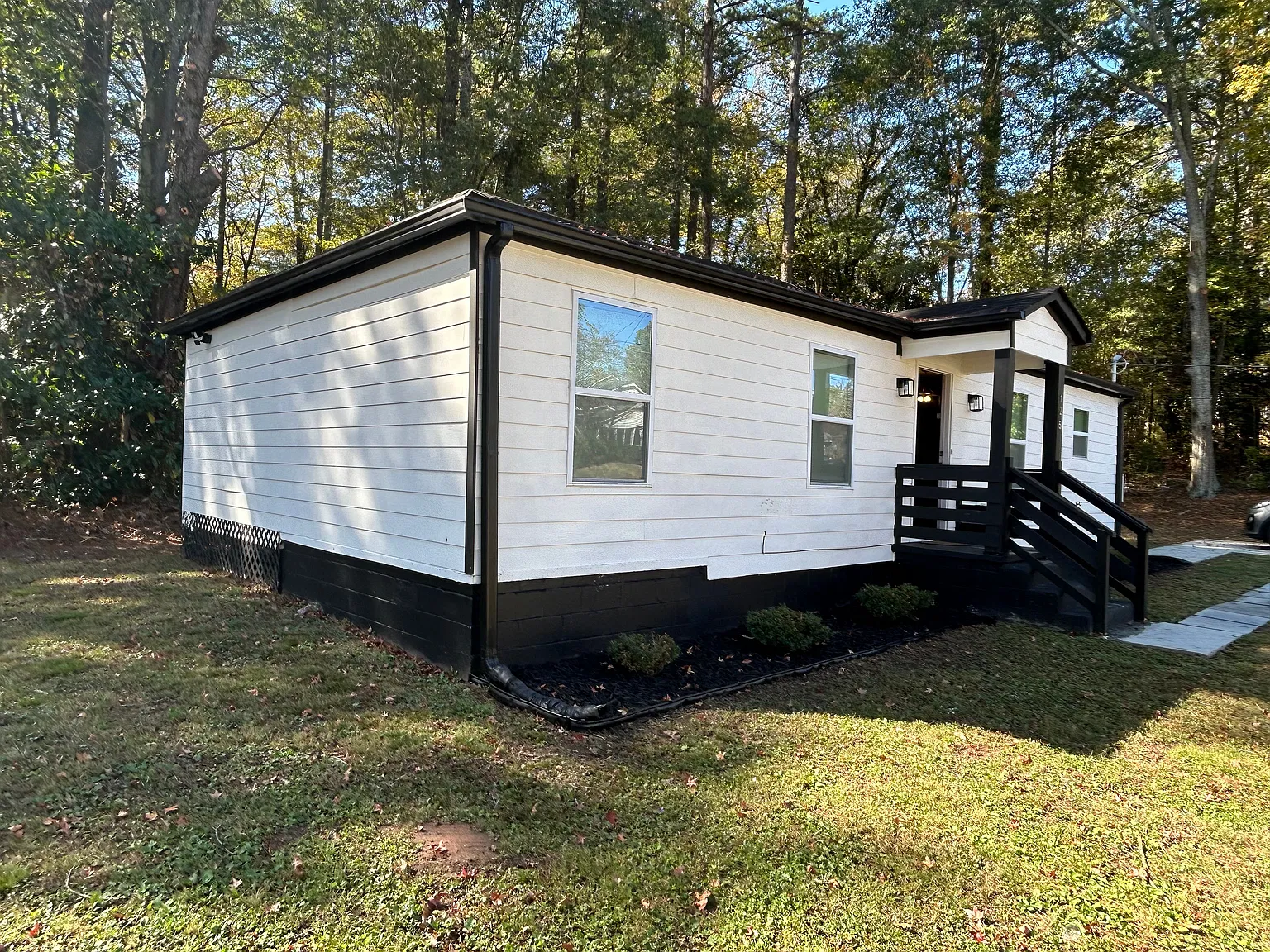 3 Bedroom / 2 Bath Renovated Ranch in Fairburn $1,850/Month — Photo 2