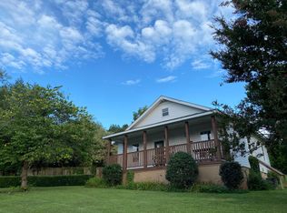 18 Circle St, Travelers Rest, SC 29690