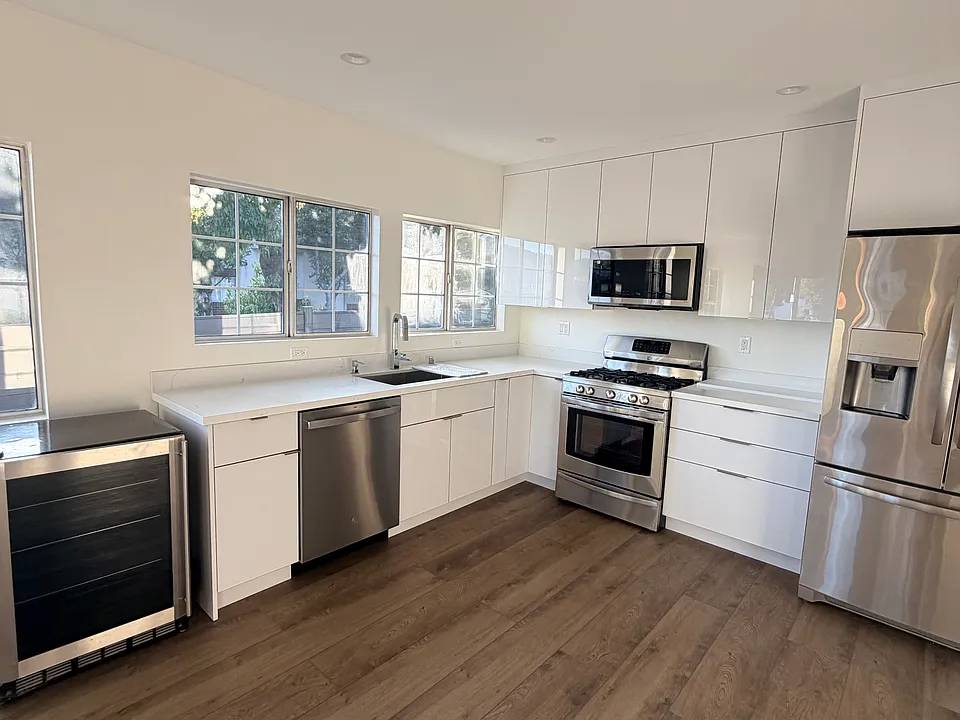 725 W California Ave #725