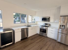 725 W California Ave, Glendale, CA
