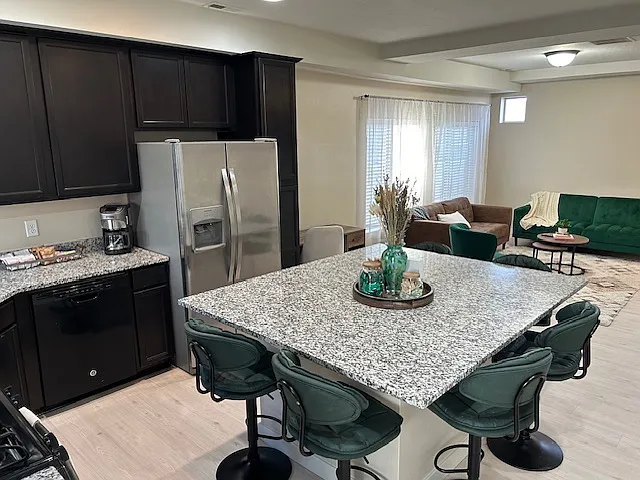 415 S 740 E — Photo 12