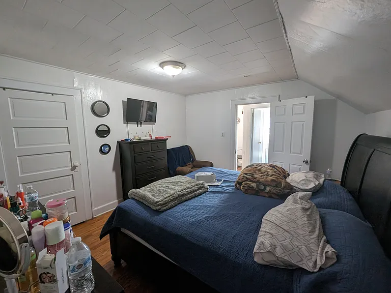 26 Lavergne St #2 — Photo 14