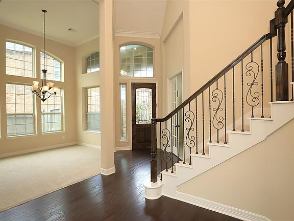 5th image of 5558 Cedar Elm Ln