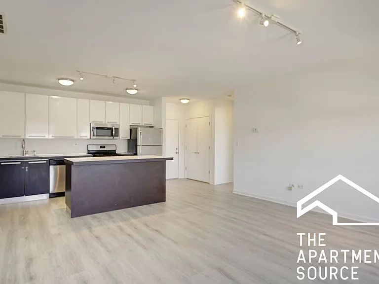 1524 W Glenlake Ave #5B — Photo 12