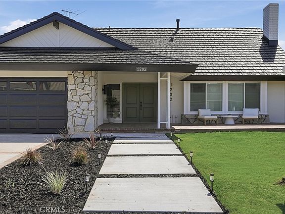 3rd image of 1202 Limerick Dr