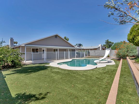 Artificial turf = low maintenance!