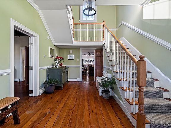 5th image of 7123 Lynnroy Way